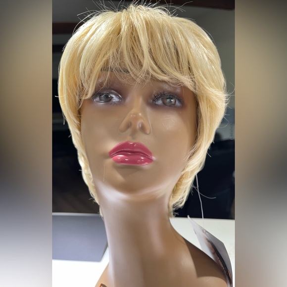 HAIR, full Wig, Pixie cut with bangs, blonde - Picture 2 of 7